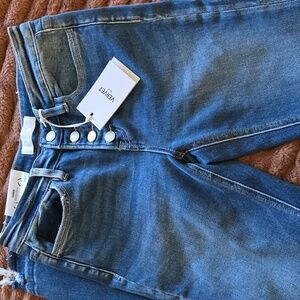 Vervet Women's Stylish Blue Ankle Jeans